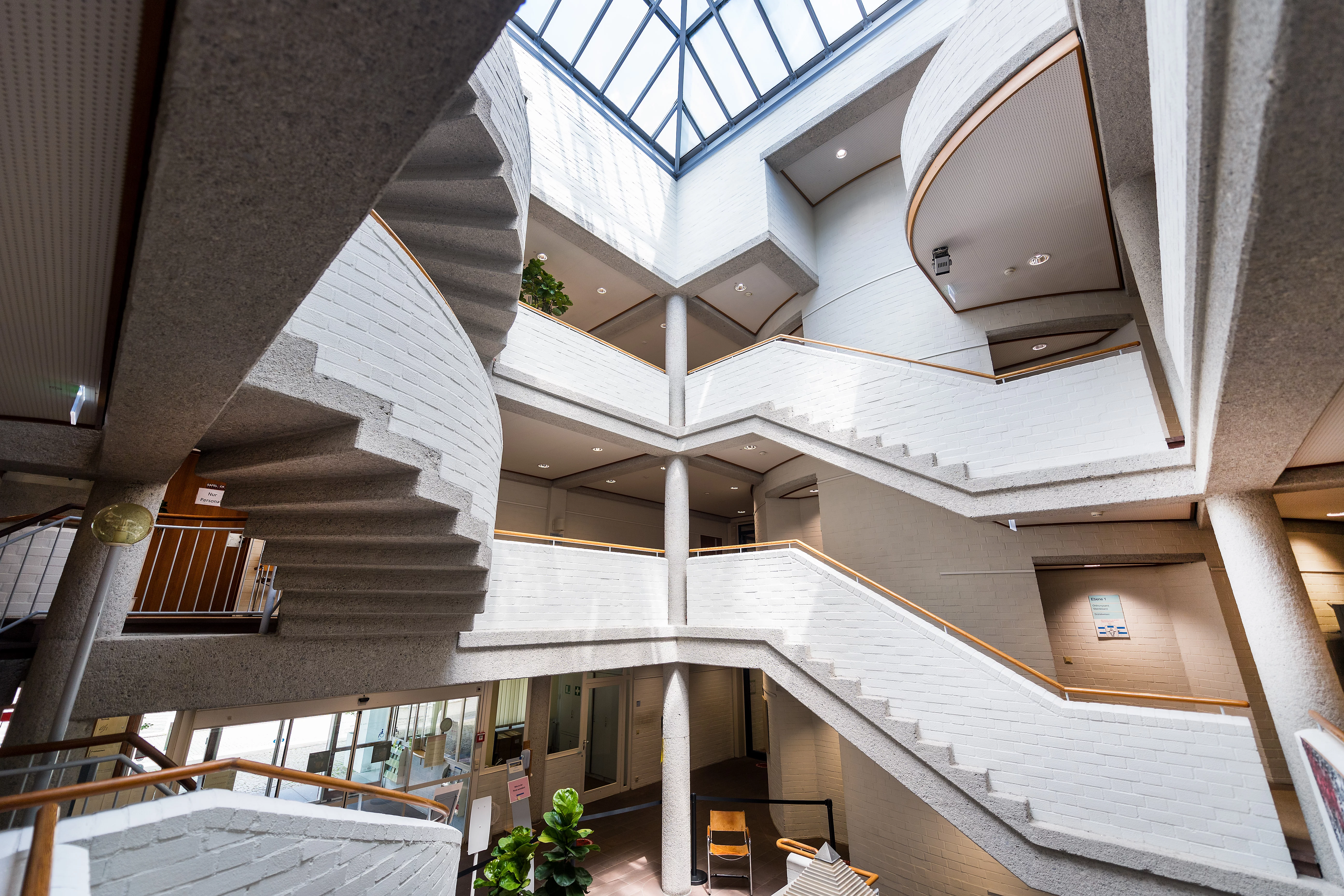 Die Treppen im Ottobrunner Rathaus