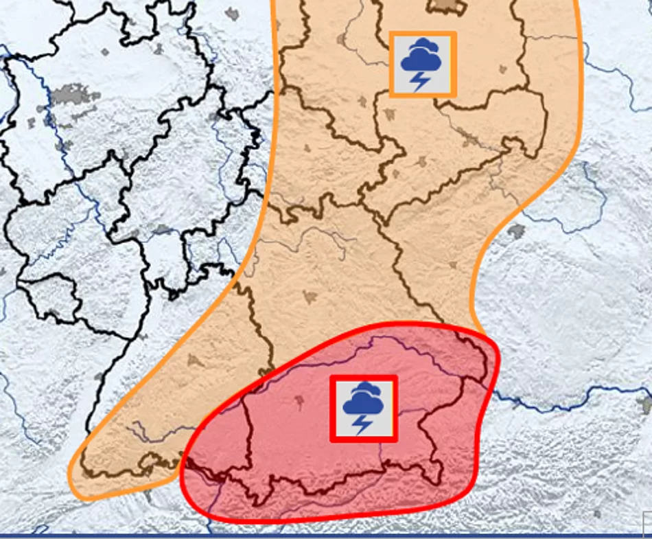 Deutscher Wetterdienst (DWD) warnt heute vor starken Gewittern. Deutscher Wetterdienst (DWD) warnt heute vor starken Gewittern.