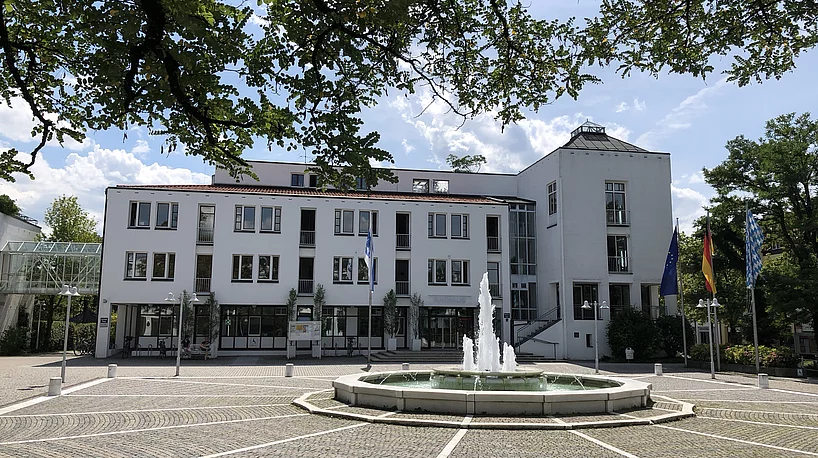 Rathausplatz im Sommer