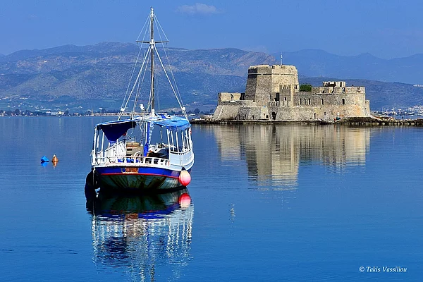 Wahrzeichen von Nafplio - Insel Bourtzi mit einer Festung