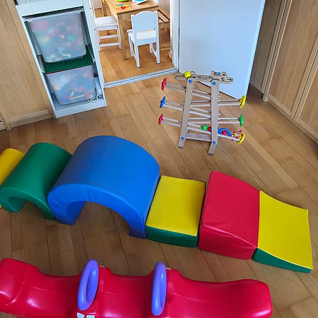 Bei der Tagesmutter gibt es viele Spielmöglichkeiten.