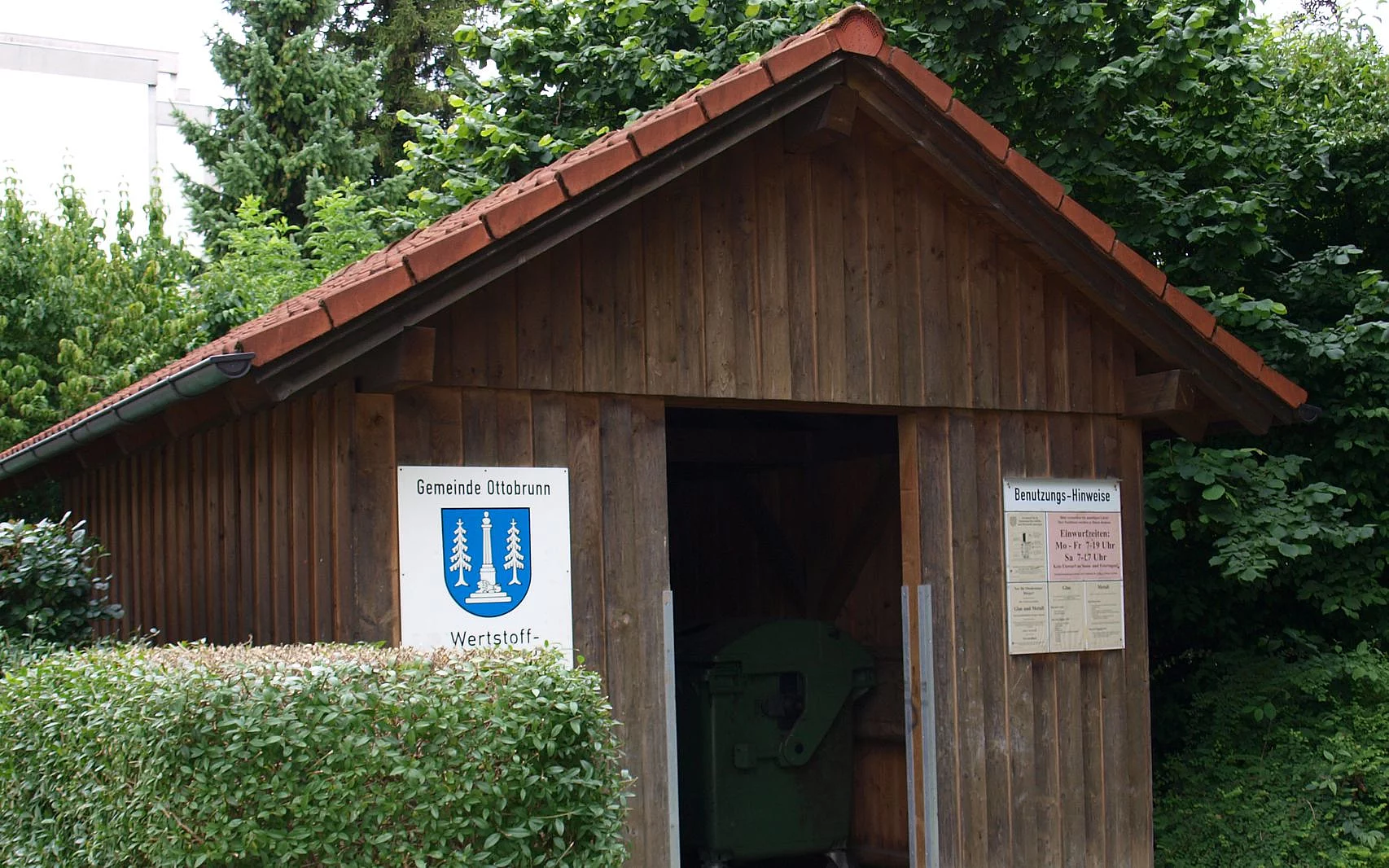 Wertstoffsammelstelle im Ranhazweg
