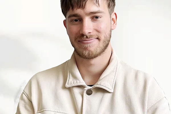 Metin ist Erzieher und stellvertretender Leiter der Einrichtung „Kindergarten & Hort Die Strolche“.