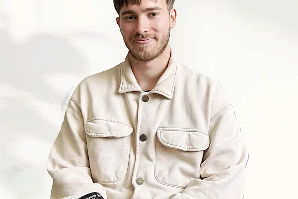 Metin ist Erzieher und stellvertretender Leiter der Einrichtung „Kindergarten & Hort Die Strolche“.