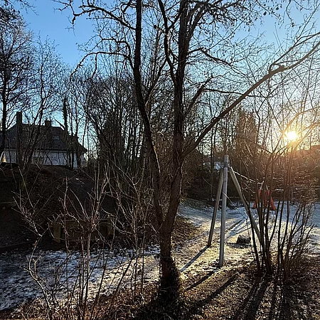 Rutsche und Seilbahn