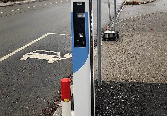 Foto einer Ladesäule am Phönix-Bad