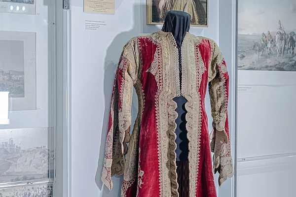 Prunkmantel der Königin Amalie von Griechenland